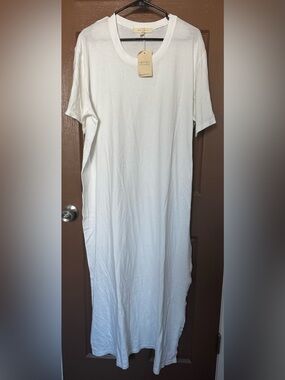 HDYWT White Short-Sleeve Maxi Dress